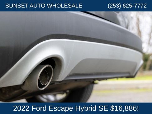 Used 2022 Ford Escape SE w/ Cold Weather Package image 32