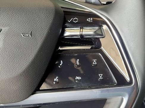 Certified 2025 Cadillac Escalade Premium Luxury AWD/4WD image 25