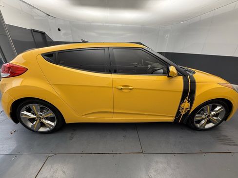 Used 2016 Hyundai Veloster w/ Option Group 03 image 13