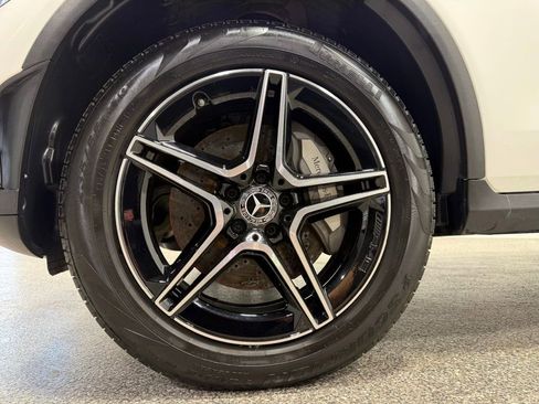 Used 2022 Mercedes-Benz GLC 300 4MATIC image 35