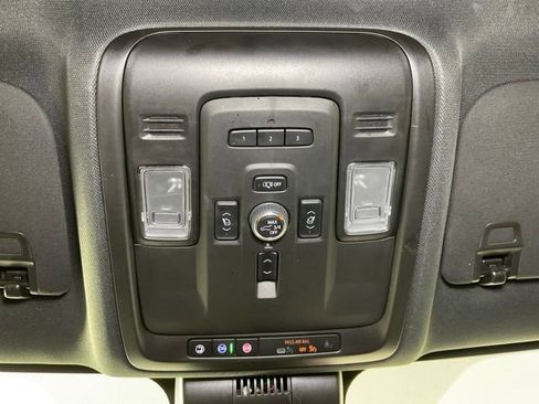 Used 2023 Chevrolet Suburban Premier image 22