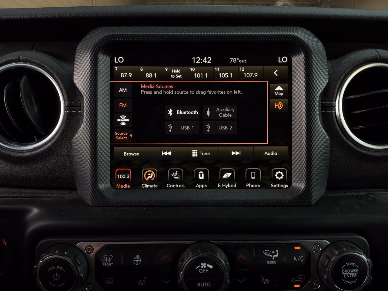 Used 2021 Jeep Wrangler Unlimited Sahara w/ Cold Weather Group AWD/4WD image 41
