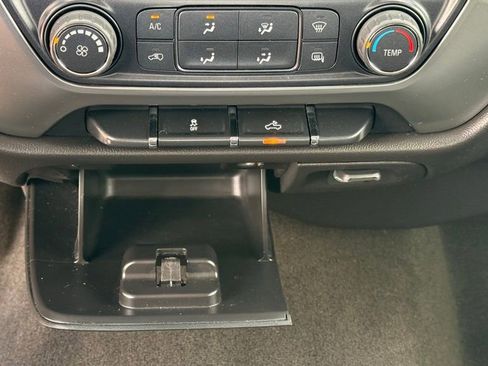 Used 2018 Chevrolet Silverado 1500 LT AWD/4WD image 18