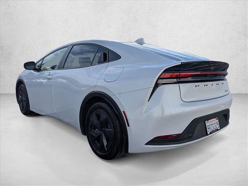 Used 2024 Toyota Prius LE image 8