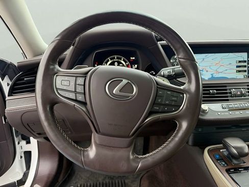 Used 2018 Lexus LS 500 AWD w/ Accessory Package (Z1) image 19