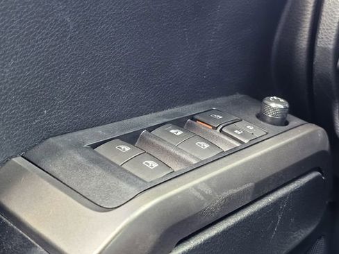 Used 2017 Toyota Tacoma SR5 image 15