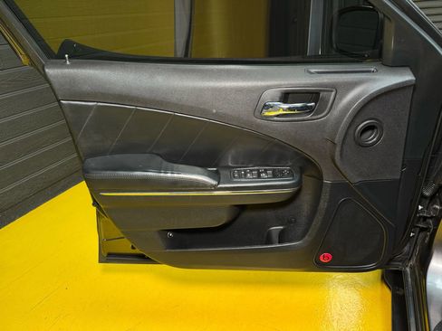 Used 2014 Dodge Charger R/T w/ Blacktop Package image 28