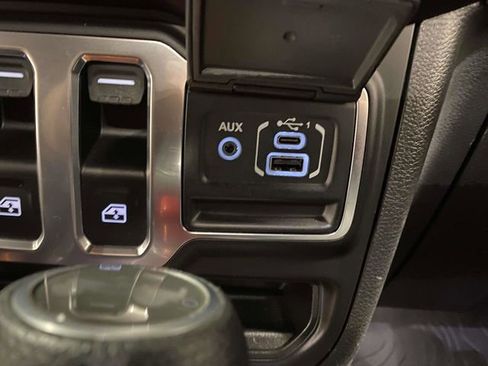 Used 2021 Jeep Wrangler Sport S image 20