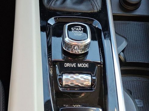 Used 2020 Volvo V60 T5 Cross Country w/ Protection Package image 26