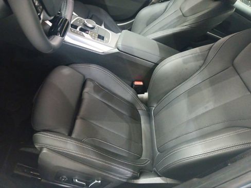 Certified 2025 BMW 330i xDrive Sedan AWD/4WD image 6