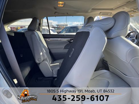Used 2023 Toyota Highlander Limited image 36