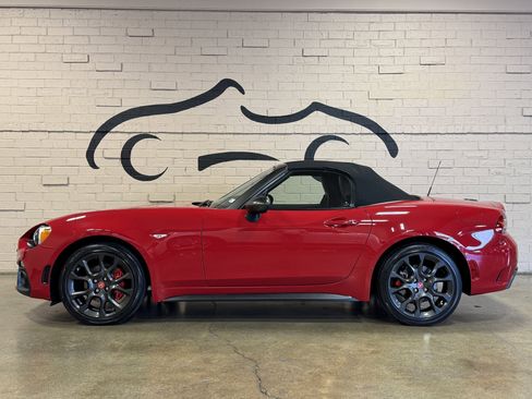 Used 2017 FIAT 124 Spider Abarth image 12