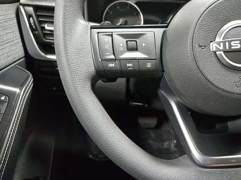 Used 2023 Nissan Rogue SV AWD/4WD image 12