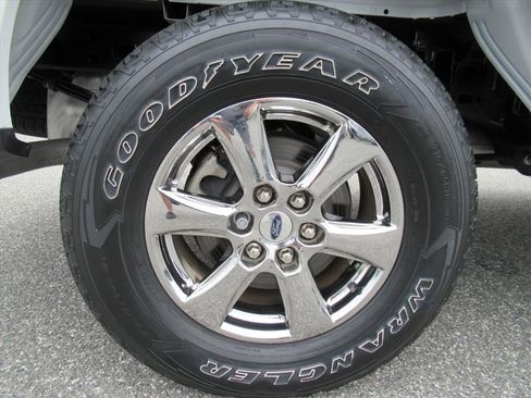 Used 2020 Ford F150 XLT w/ Equipment Group 302A Luxury AWD/4WD image 8
