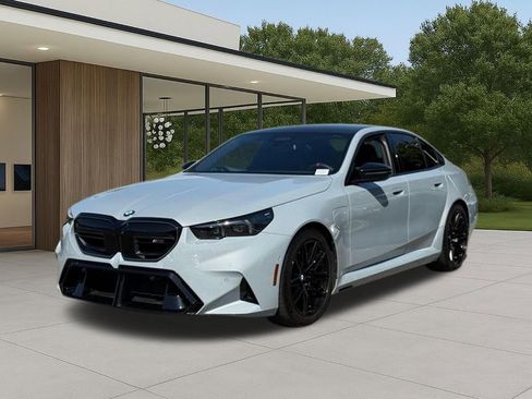 Used 2025 BMW M5 w/ Executive Package AWD/4WD image 2