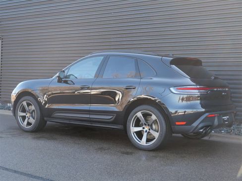 Certified 2026 Porsche Macan image 3