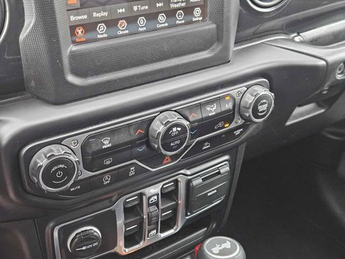 Used 2021 Jeep Wrangler Unlimited Sport AWD/4WD image 18