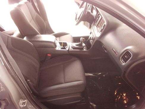 Used 2018 Dodge Charger SXT Plus RWD image 7