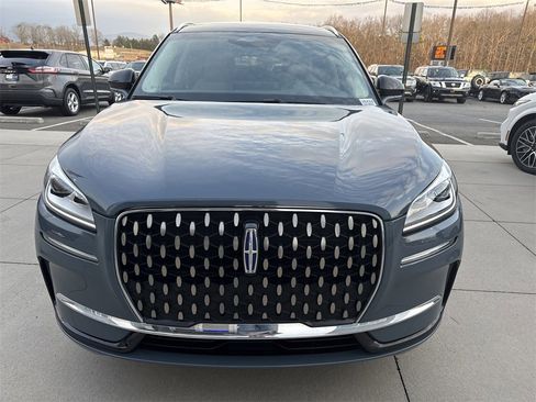 Used 2023 Lincoln Corsair Grand Touring image 2