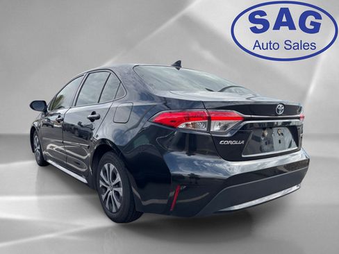 Used 2022 Toyota Corolla LE w/ Carpet Mat Package (TMS) FWD image 4