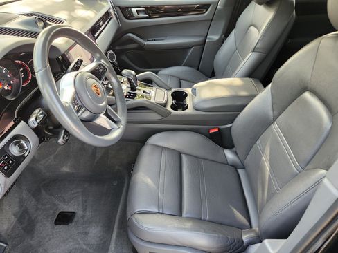 Used 2020 Porsche Cayenne AWD/4WD image 5