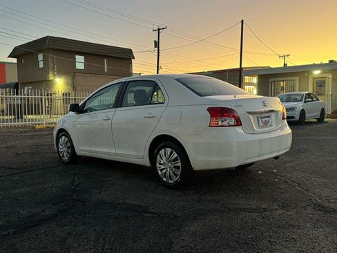 Used 2009 Toyota Yaris S FWD image 7