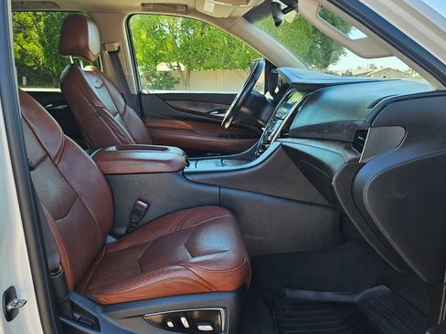 Used 2015 Cadillac Escalade ESV Premium AWD/4WD image 23