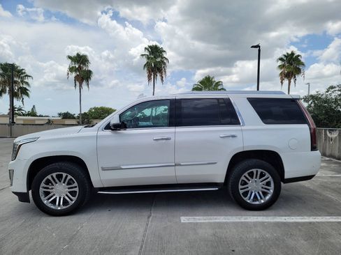 Used 2017 Cadillac Escalade 2WD image 9