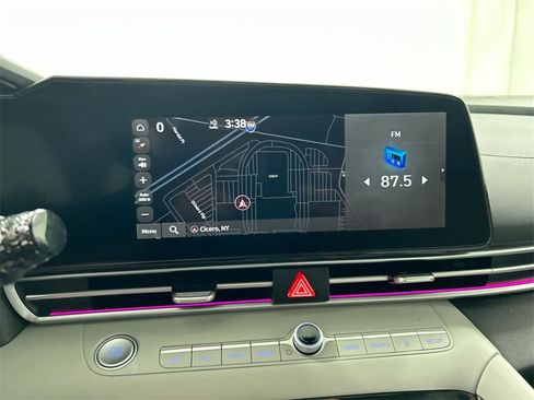 Used 2023 Hyundai Elantra Limited w/ Preferred Accessory Package image 16