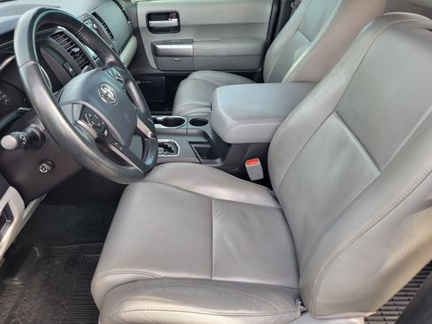 Used 2018 Toyota Sequoia Limited w/ Safety & Convenience Package image 9