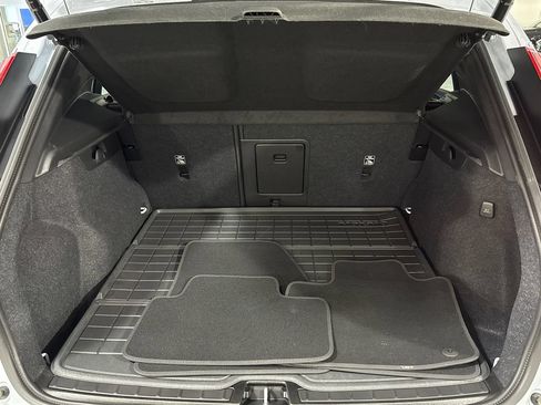 Certified 2024 Volvo XC40 B5 Plus w/ Protection Package Premier AWD/4WD image 25