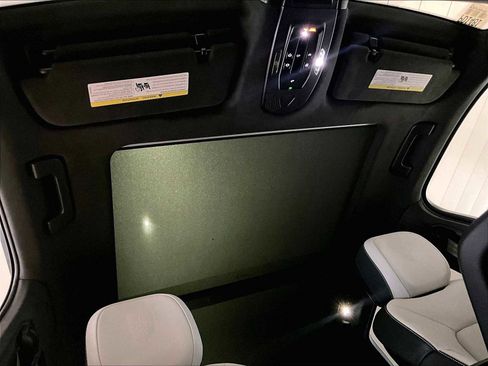 Used 2025 Porsche Cayenne GTS image 25