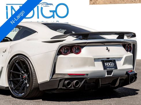 Used 2020 Ferrari 812 Superfast RWD image 10
