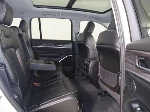 Used 2022 Jeep Grand Cherokee Limited 4xe AWD/4WD image 17