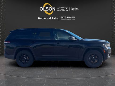 Used 2024 Jeep Grand Cherokee L Laredo AWD/4WD image 6