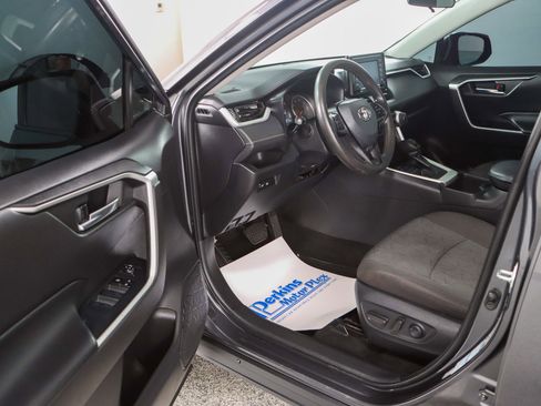 Used 2022 Toyota RAV4 XLE image 3