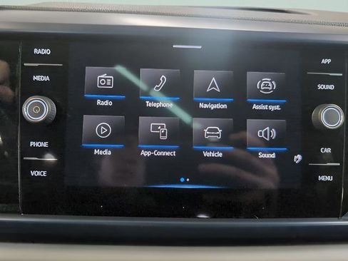 Used 2023 Volkswagen Taos SE image 20