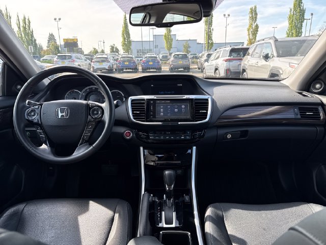 Used 2017 Honda Accord EX-L image 11