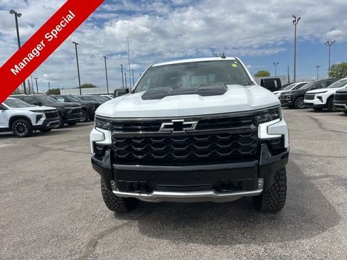 Used 2025 Chevrolet Silverado 1500 ZR2 w/ Technology Package AWD/4WD image 8