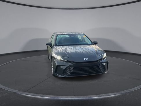 Used 2025 Toyota Camry LE w/ Convenience Package FWD image 3