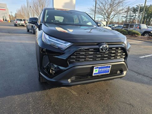 Used 2025 Toyota RAV4 LE image 9