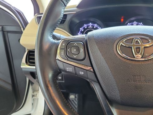 Used 2017 Toyota Avalon Limited image 17