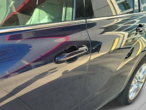 Used 2023 Toyota Highlander Limited image 28