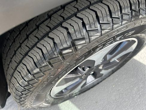 Used 2024 Jeep Grand Cherokee Limited 4xe AWD/4WD image 15