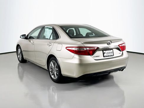 Used 2017 Toyota Camry SE FWD image 7