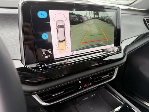 New 2026 Volkswagen Atlas Cross Sport SE image 19