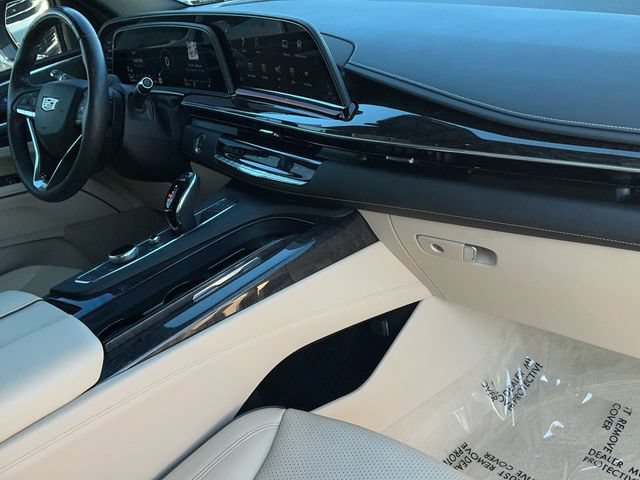 Used 2023 Cadillac Escalade Premium Luxury w/ Performance Package AWD/4WD image 25