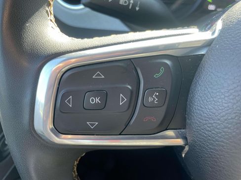 Used 2024 Jeep Wrangler Unlimited Sahara AWD/4WD image 19