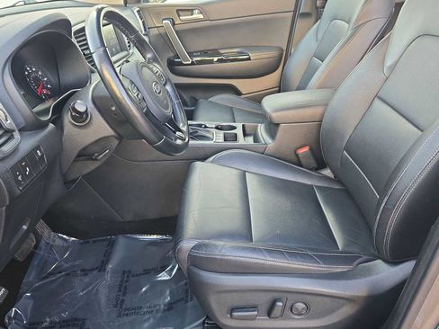 Used 2018 Kia Sportage EX w/ EX Premium Package image 16