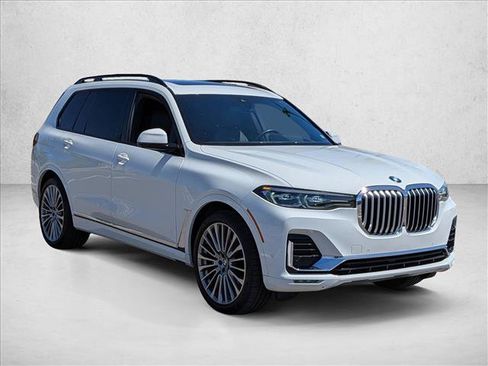 Used 2021 BMW X7 xDrive40i w/ Premium Package 2 AWD/4WD image 3